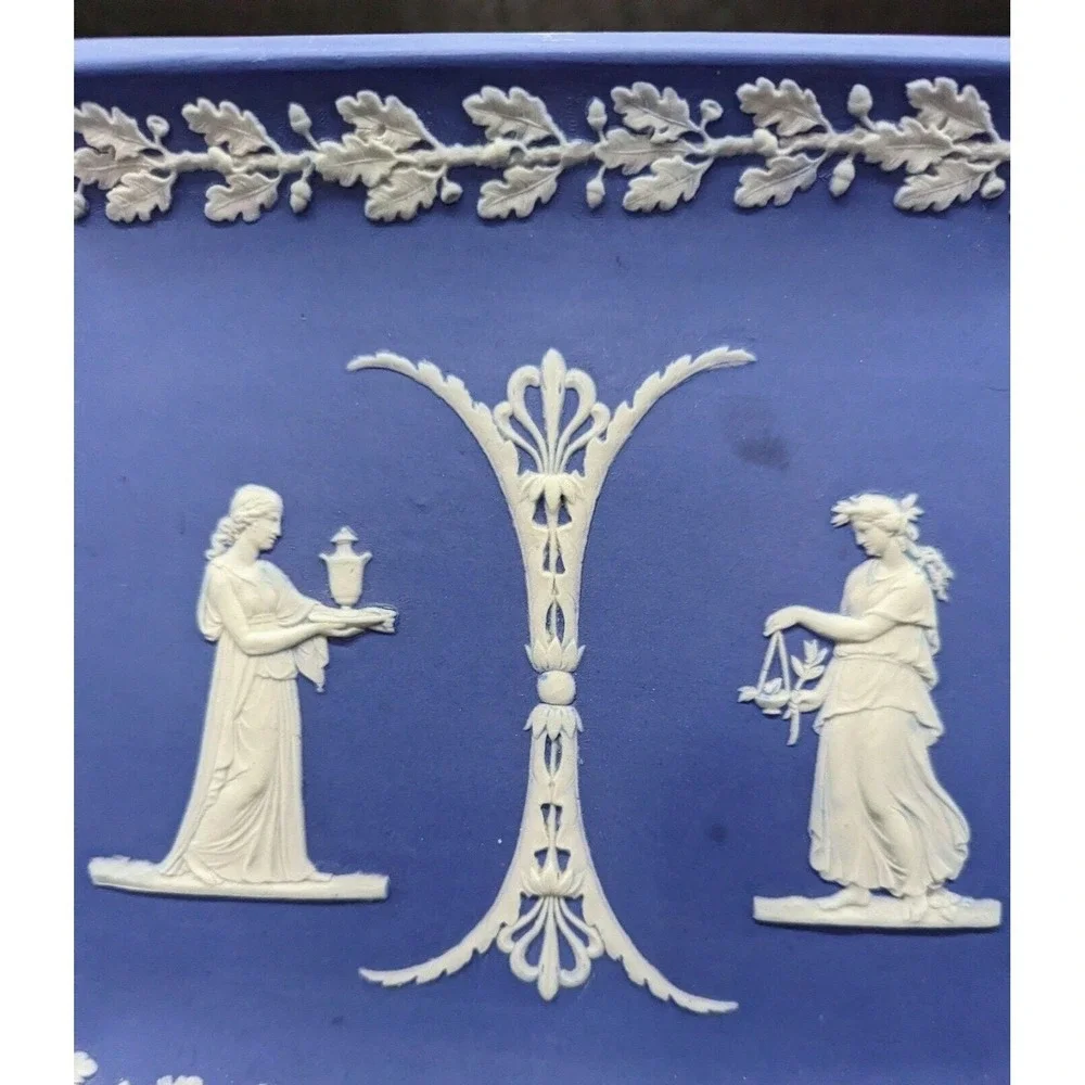 Vintage Wedgwood Blue Jasperware‎ 10.5